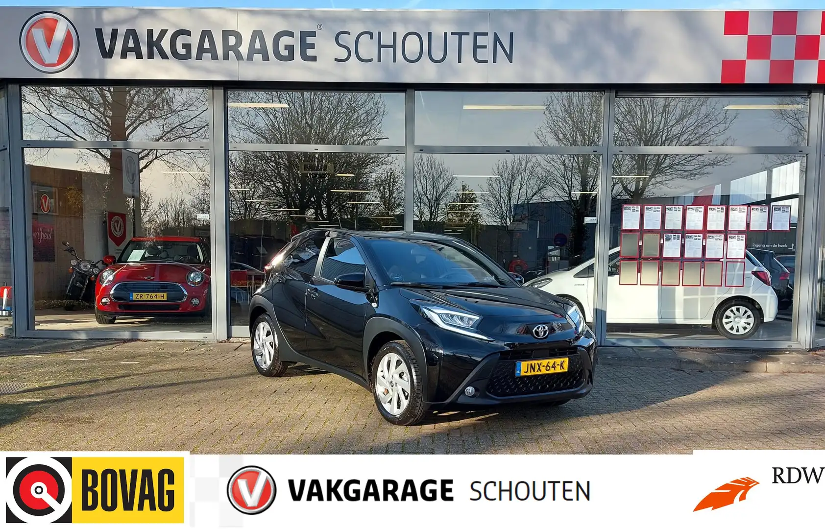 Toyota Aygo X 1.0 VVT-i MT Pulse Play Negro - 1