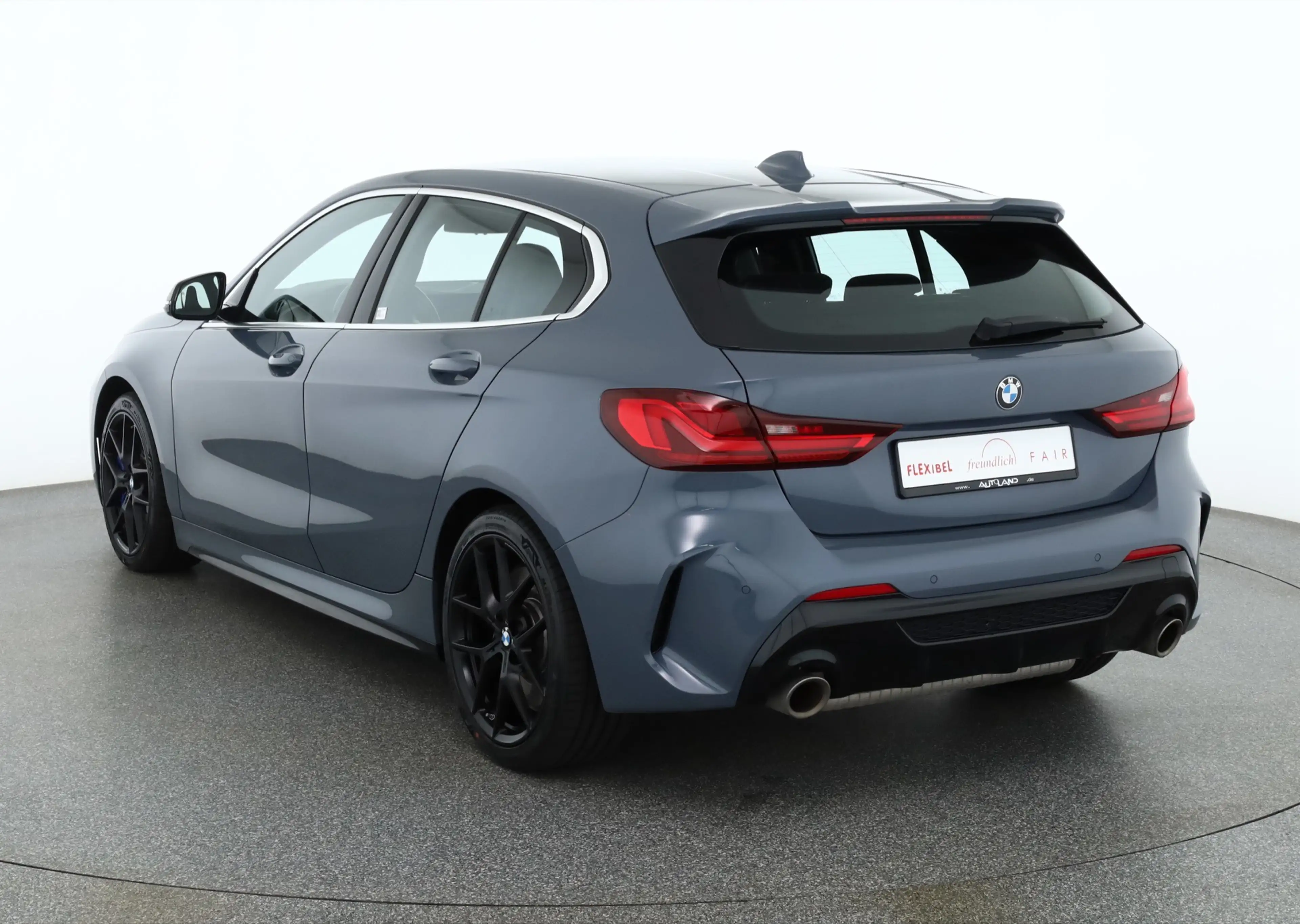 BMW M1 M135i xDrive LED Navi Sitzheizung Head-Up DAB — photo 3
