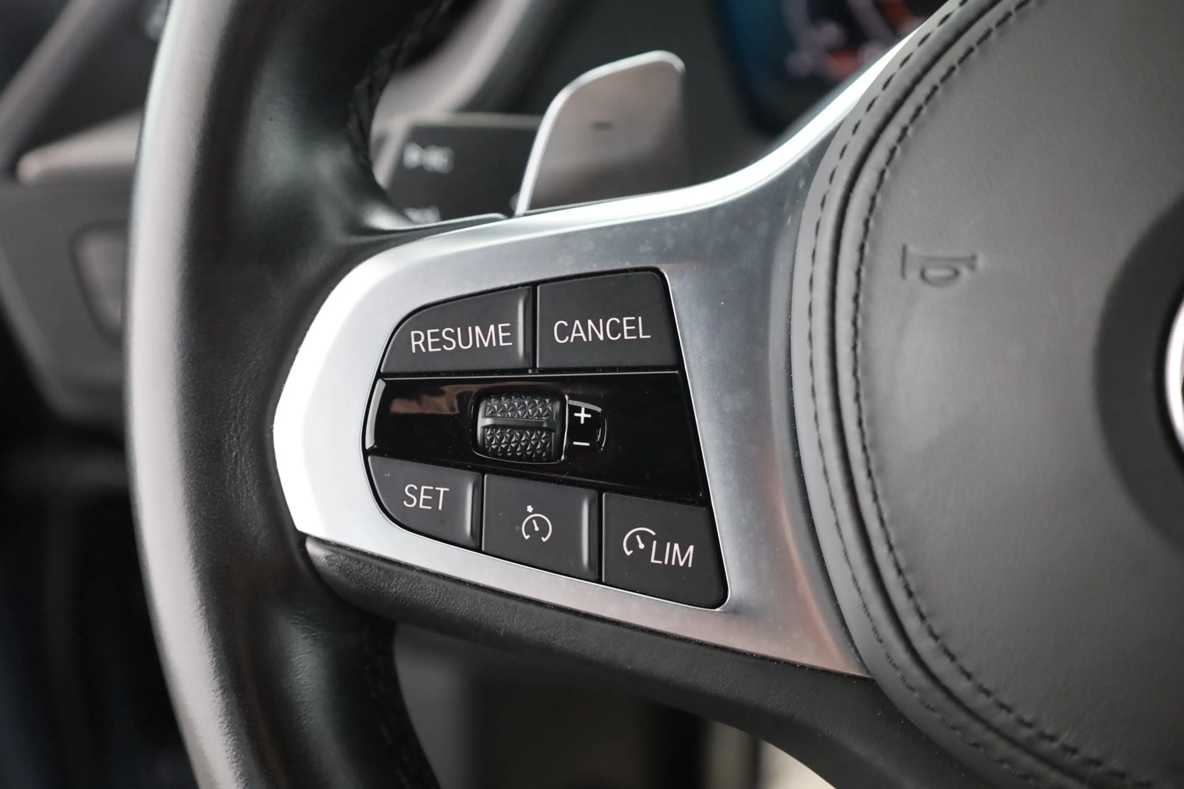 BMW M1 M135i xDrive LED Navi Sitzheizung Head-Up DAB — photo 15