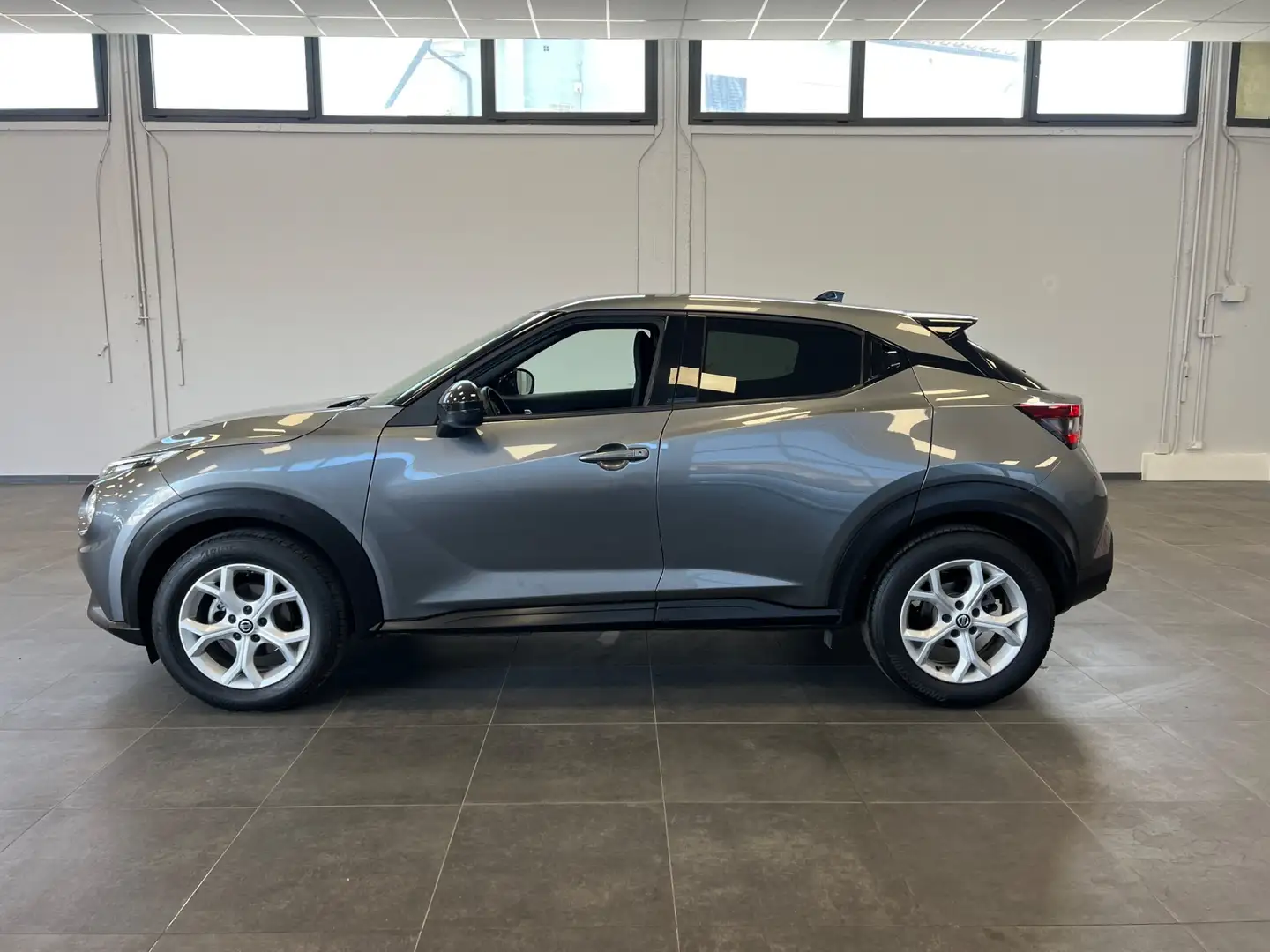 Nissan Juke 1.0 DIG-T 114 CV DCT N-Design Grijs - 2