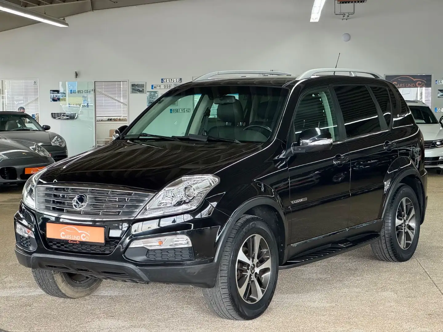 SsangYong Rexton Rexton W Executive 4WD ATG *AHK*SHZ*PDC*Xenon Schwarz - 1