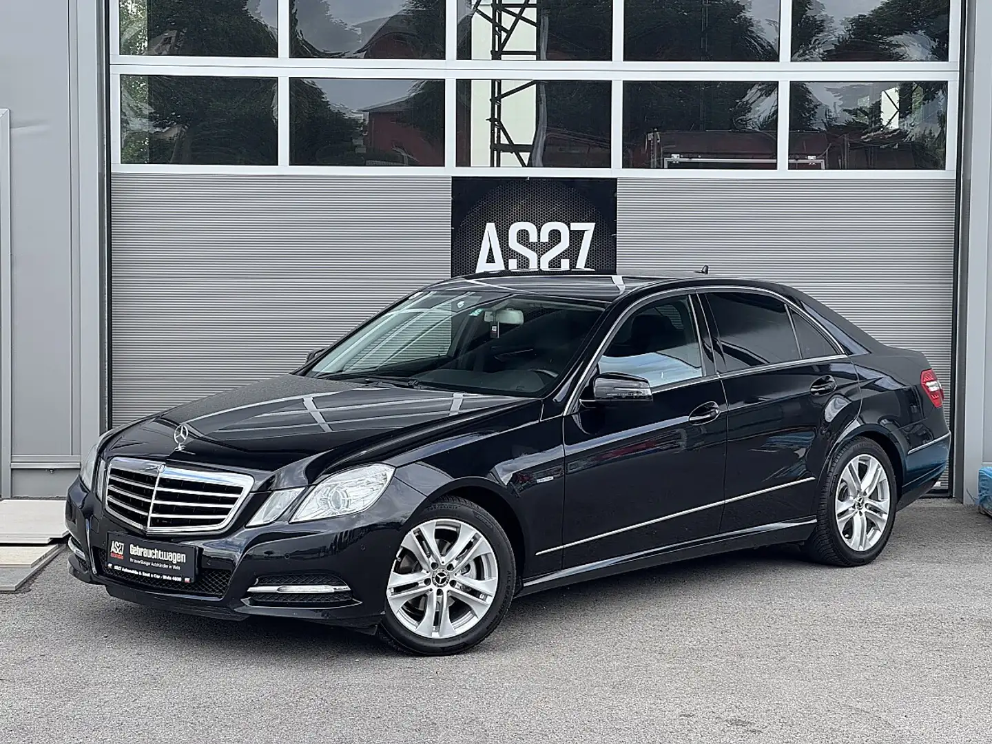 Mercedes-Benz E 220 Avantgarde BlueEfficiency CDI Aut. Schwarz - 1
