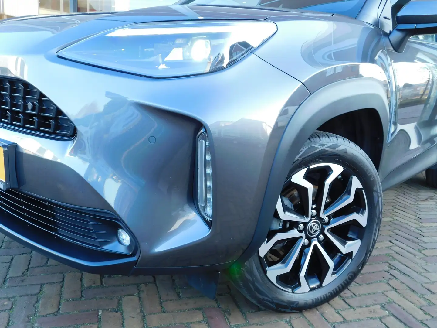 Toyota Yaris Cross 1.5 Hybrid Dynamic | Stoelverwarming | Parkeersens Gris - 2