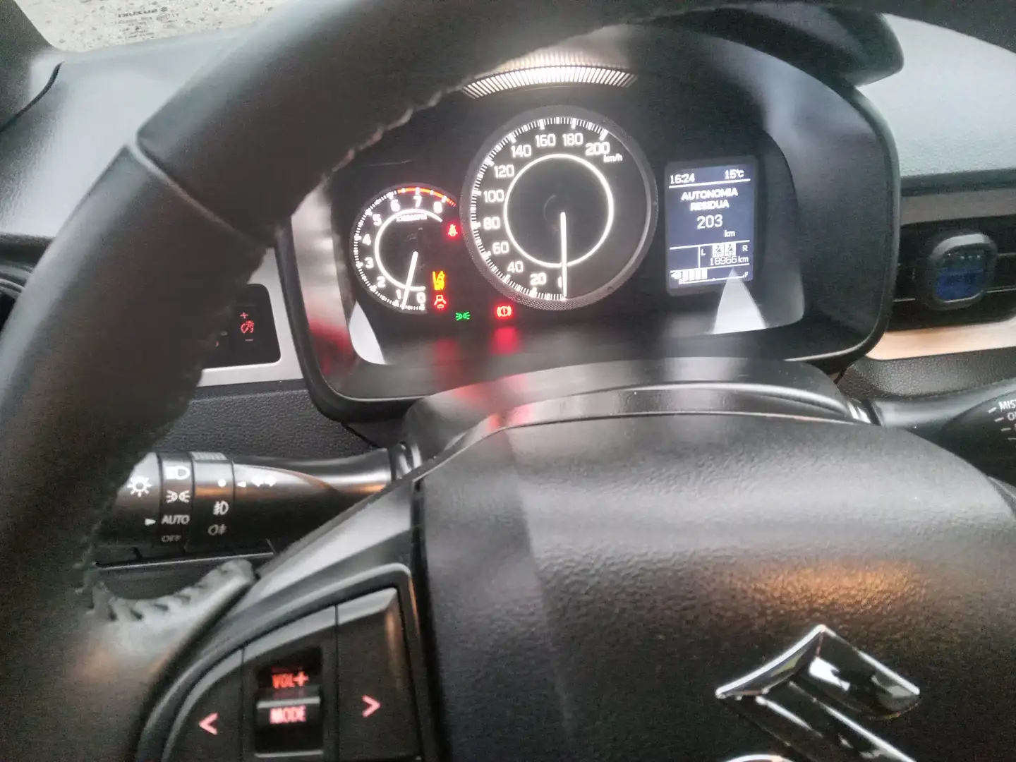 Suzuki Ignis Hybrid 1.2 benzina Hybrid  83 cv Verde - 2