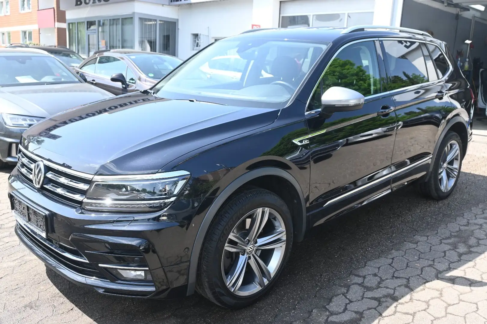 Volkswagen Tiguan Allspace R-Line 4 Motion*Ahk*LED*Key*ACC Schwarz - 1