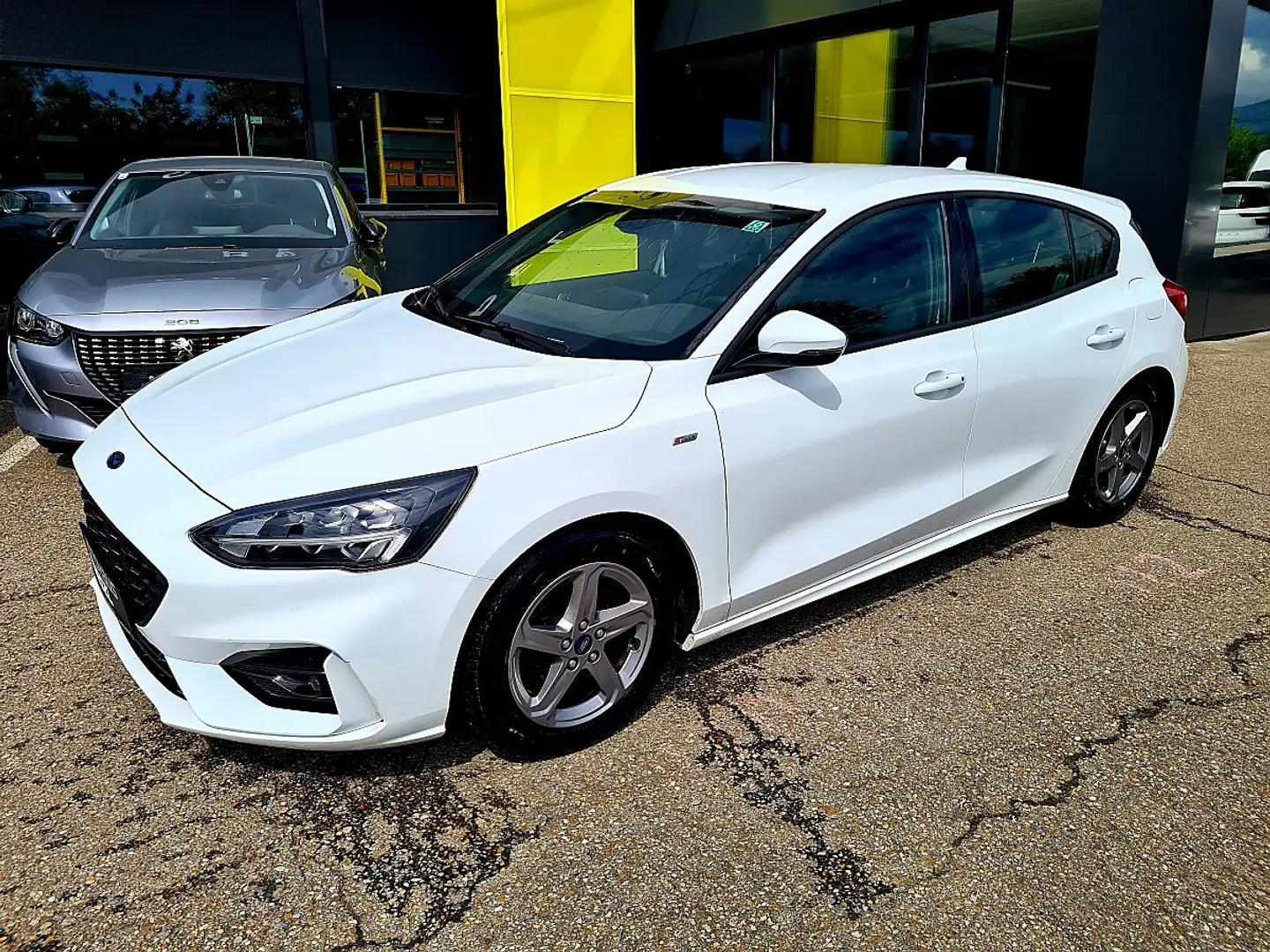 Ford Focus 1,0 EcoBoost ST-Line Business Weiß - 2
