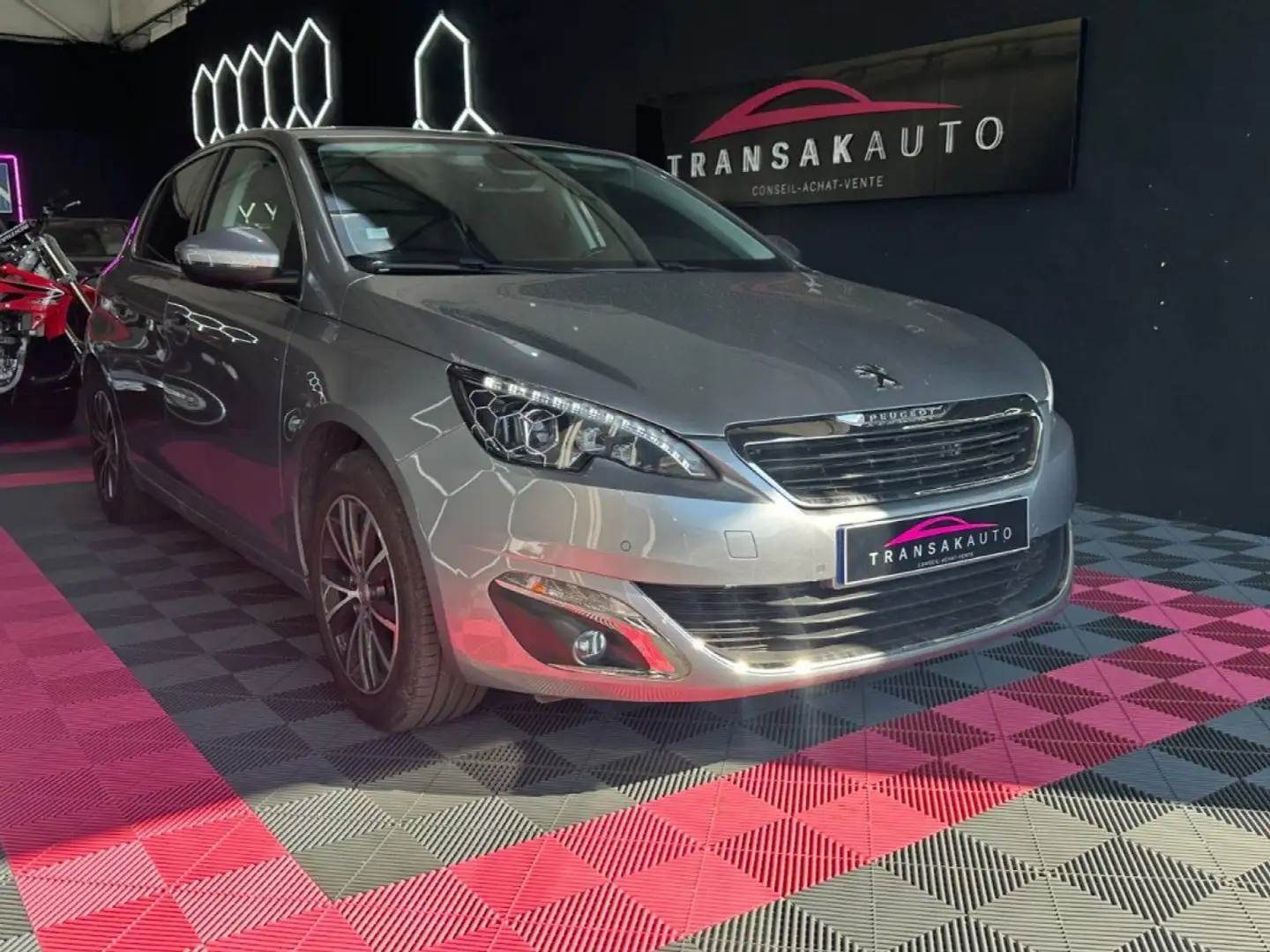 Peugeot 308 phase 2 allure business 130 cv courroie remplacé a Gris - 1