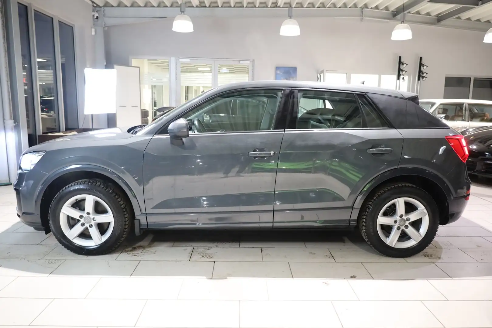 Audi Q2 1.4 TFSI SPORT S Tronic CarPlay Grau - 2