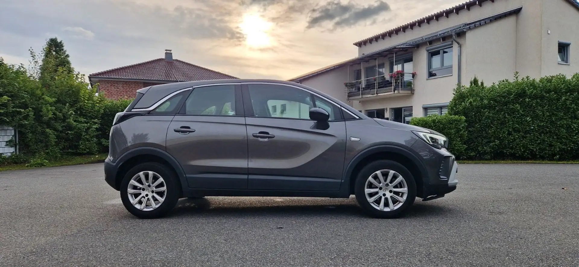 Opel Crossland Elegance 1 Hand Diesel Automatik Сірий - 1