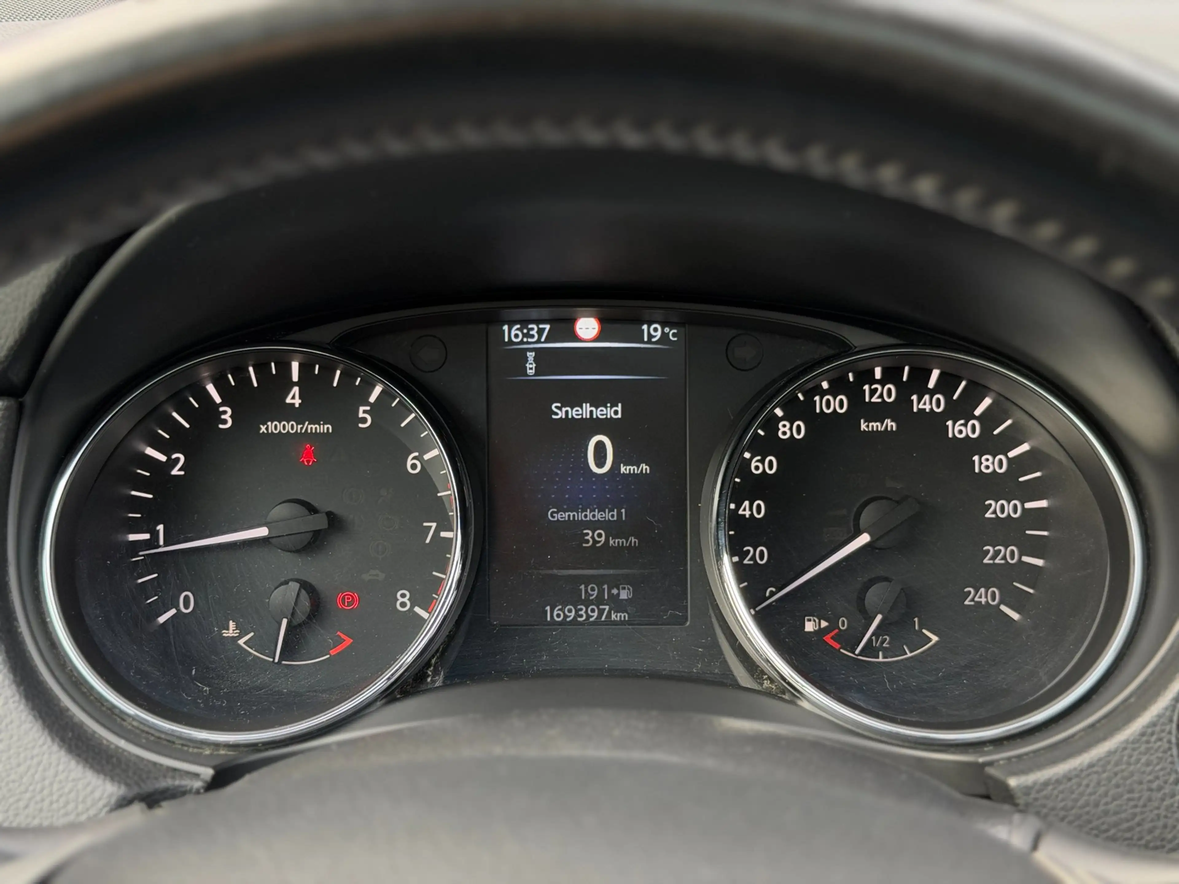 Nissan Qashqai 1.2 Connect Edition | Trekhaak | Pano | 360 — photo 29