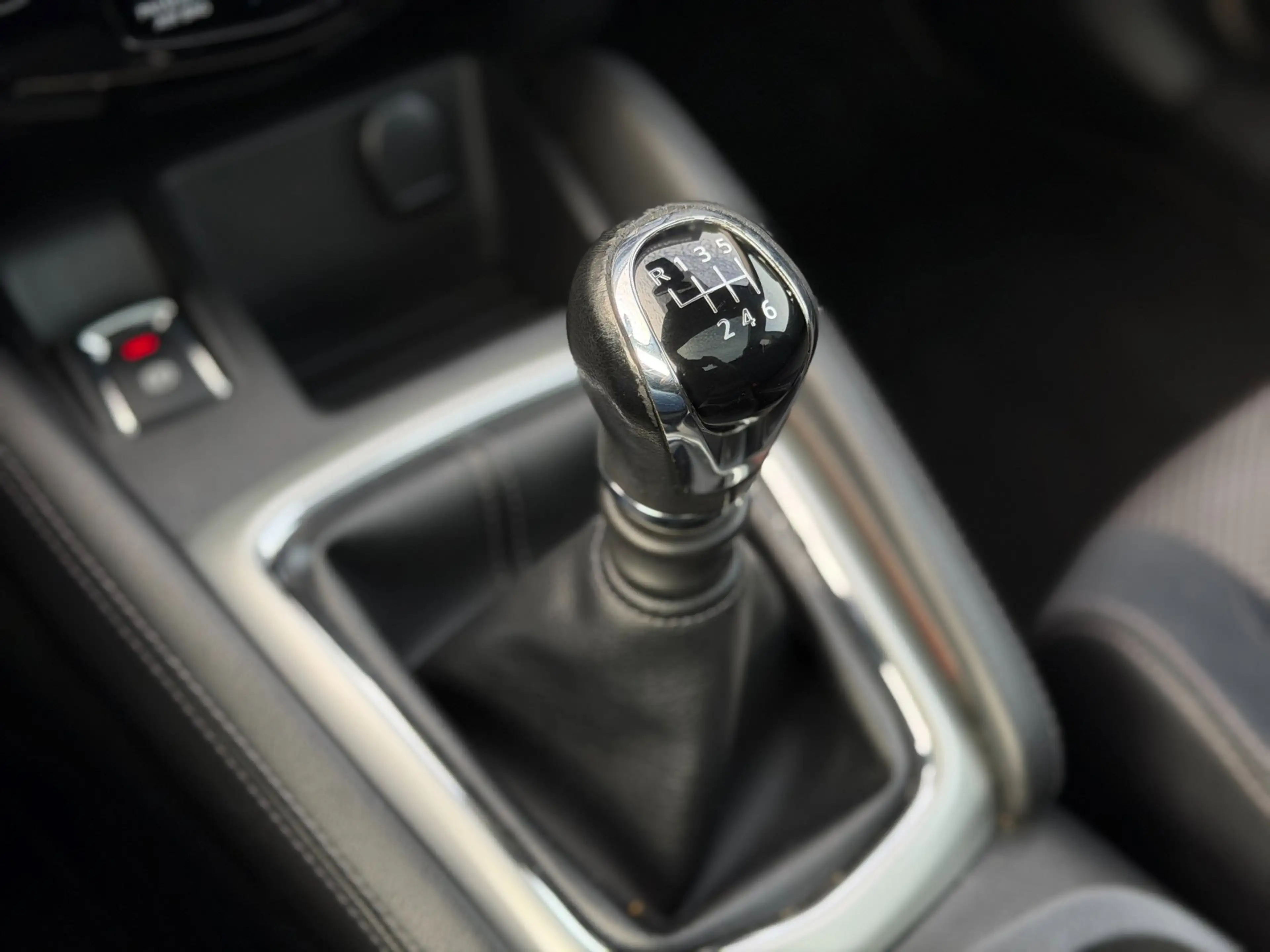 Nissan Qashqai 1.2 Connect Edition | Trekhaak | Pano | 360 — photo 32