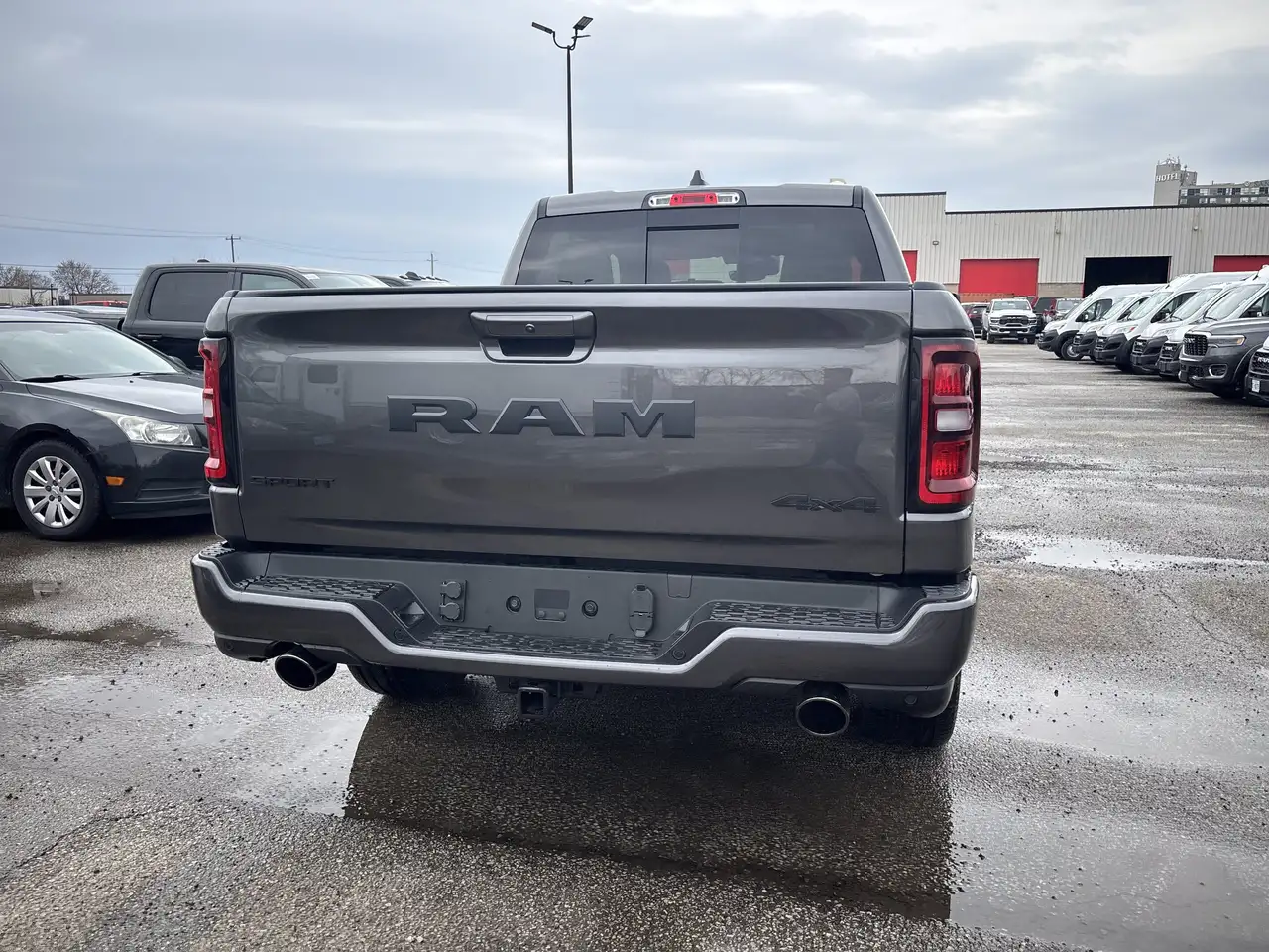 RAM 1500 снимка RAM 1500