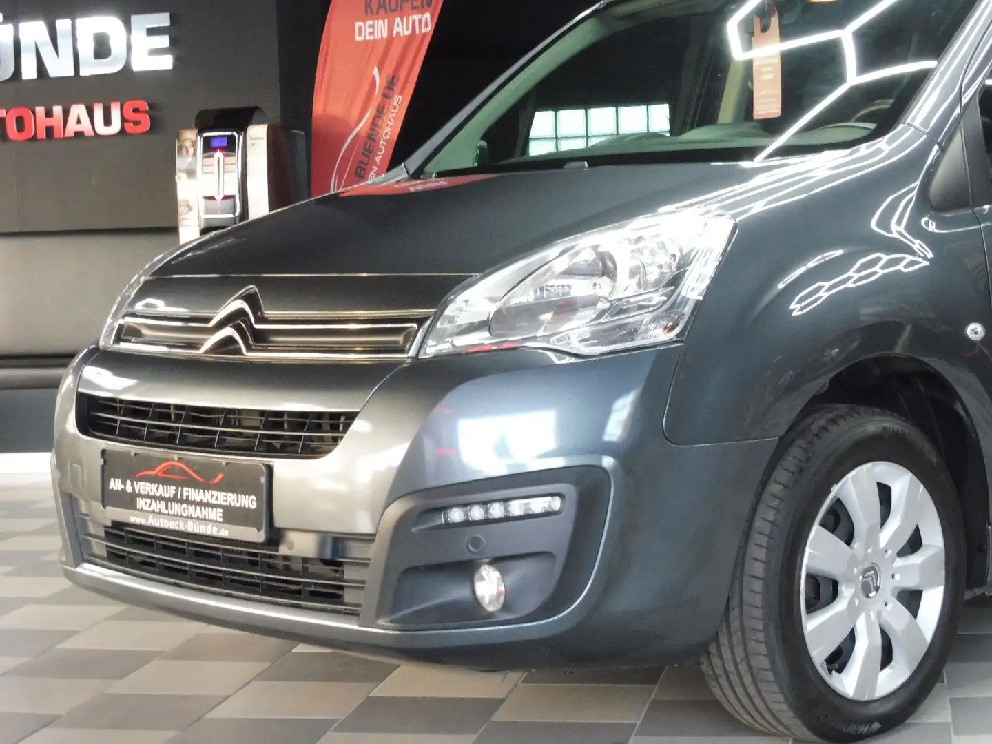 Citroen Berlingo 1.2 Kombi PureTech Shine Apple-CP /Pano Grau - 1
