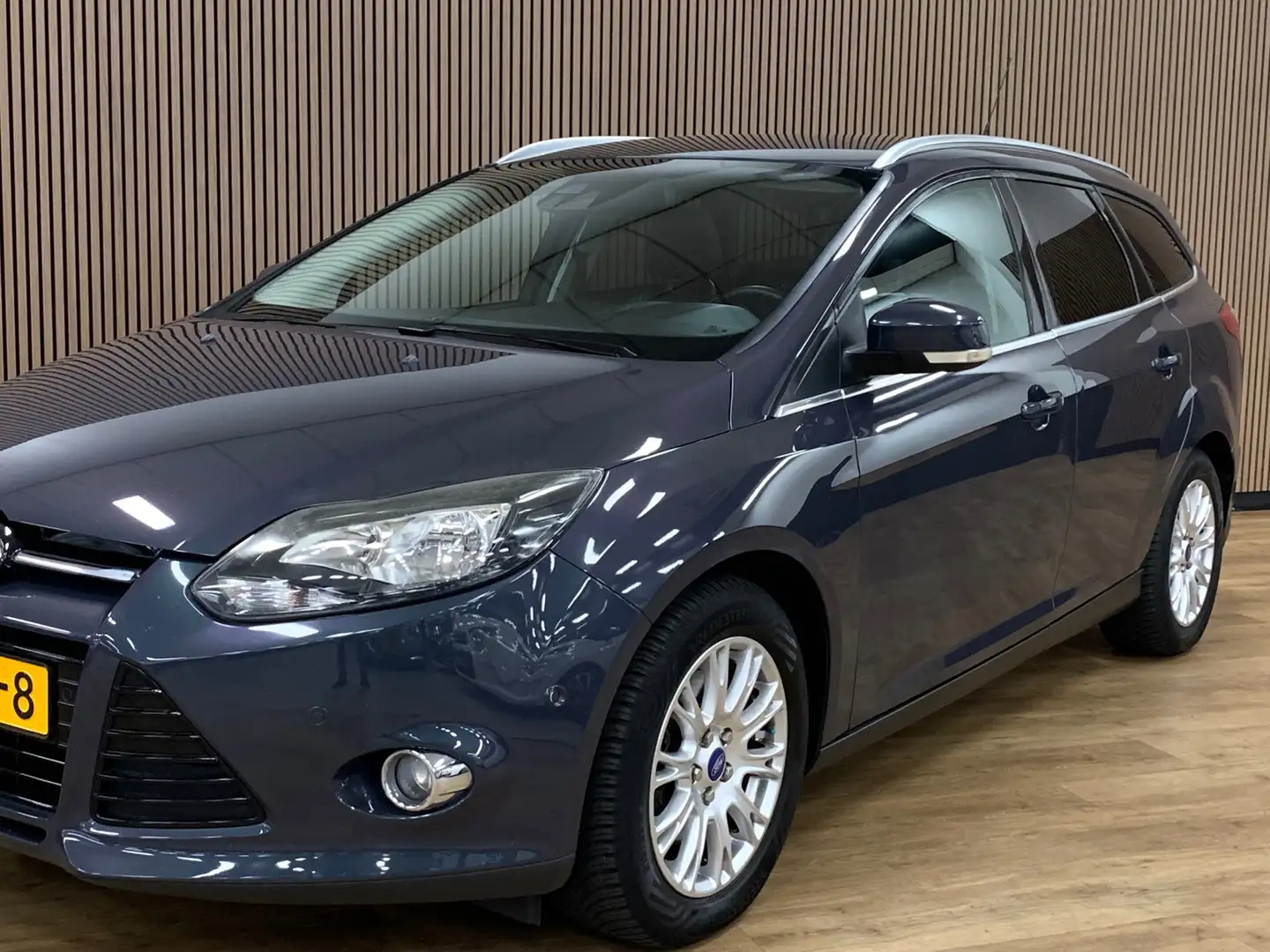 Ford Focus Wagon 1.6 TI-VCT Titanium|Navigatie|Climate Contro Grijs - 2