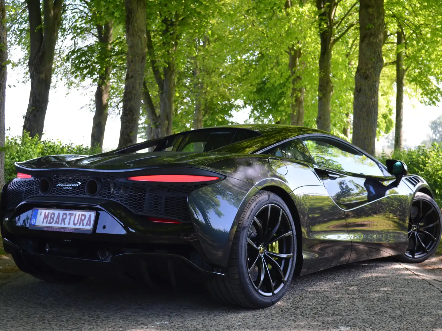 McLaren Artura Gris - 2
