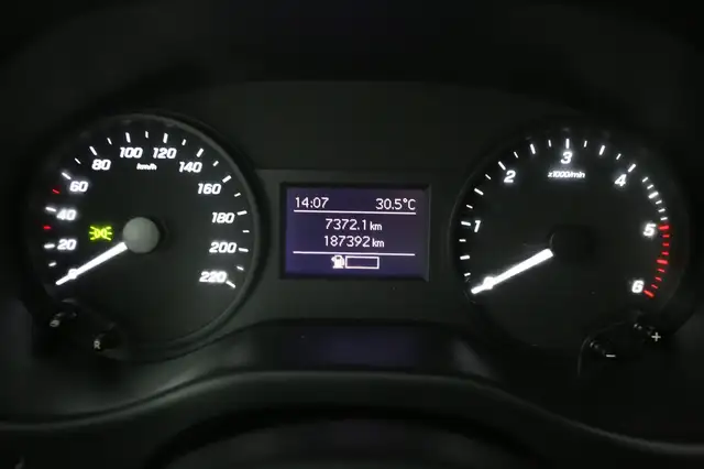Mercedes-Benz Vito view 13