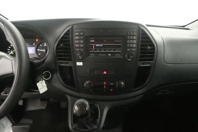 Mercedes-Benz Vito view 12