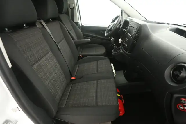 Mercedes-Benz Vito view 11