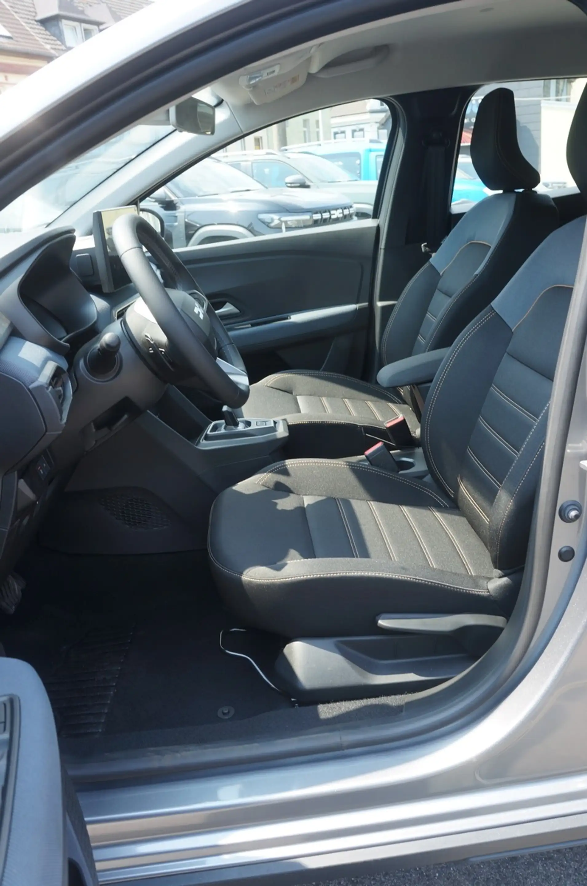 Dacia Sandero Stepway 3 AUTOMATIK G-120 Extreme Plus — photo 11