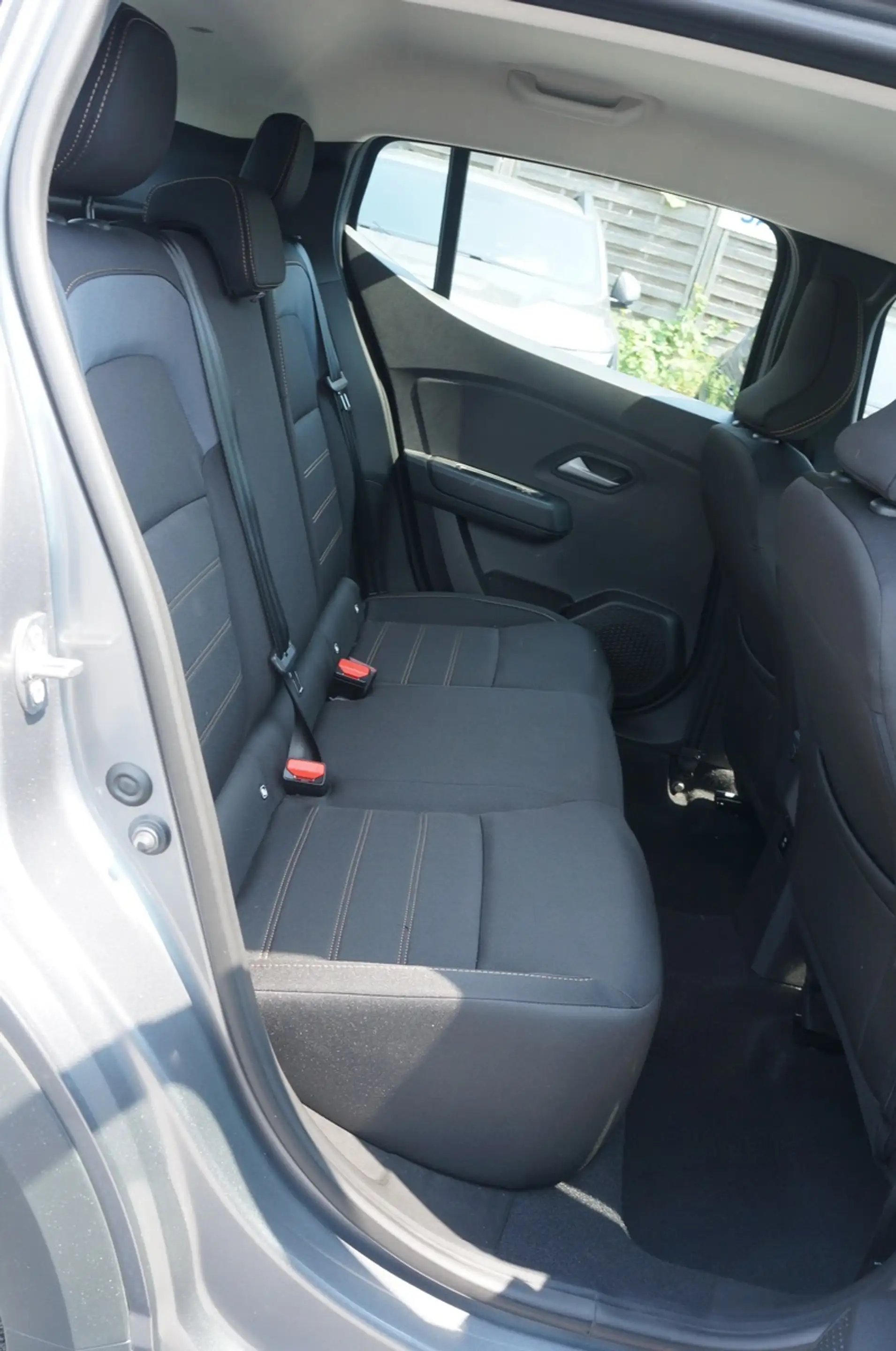 Dacia Sandero Stepway 3 AUTOMATIK G-120 Extreme Plus — photo 16