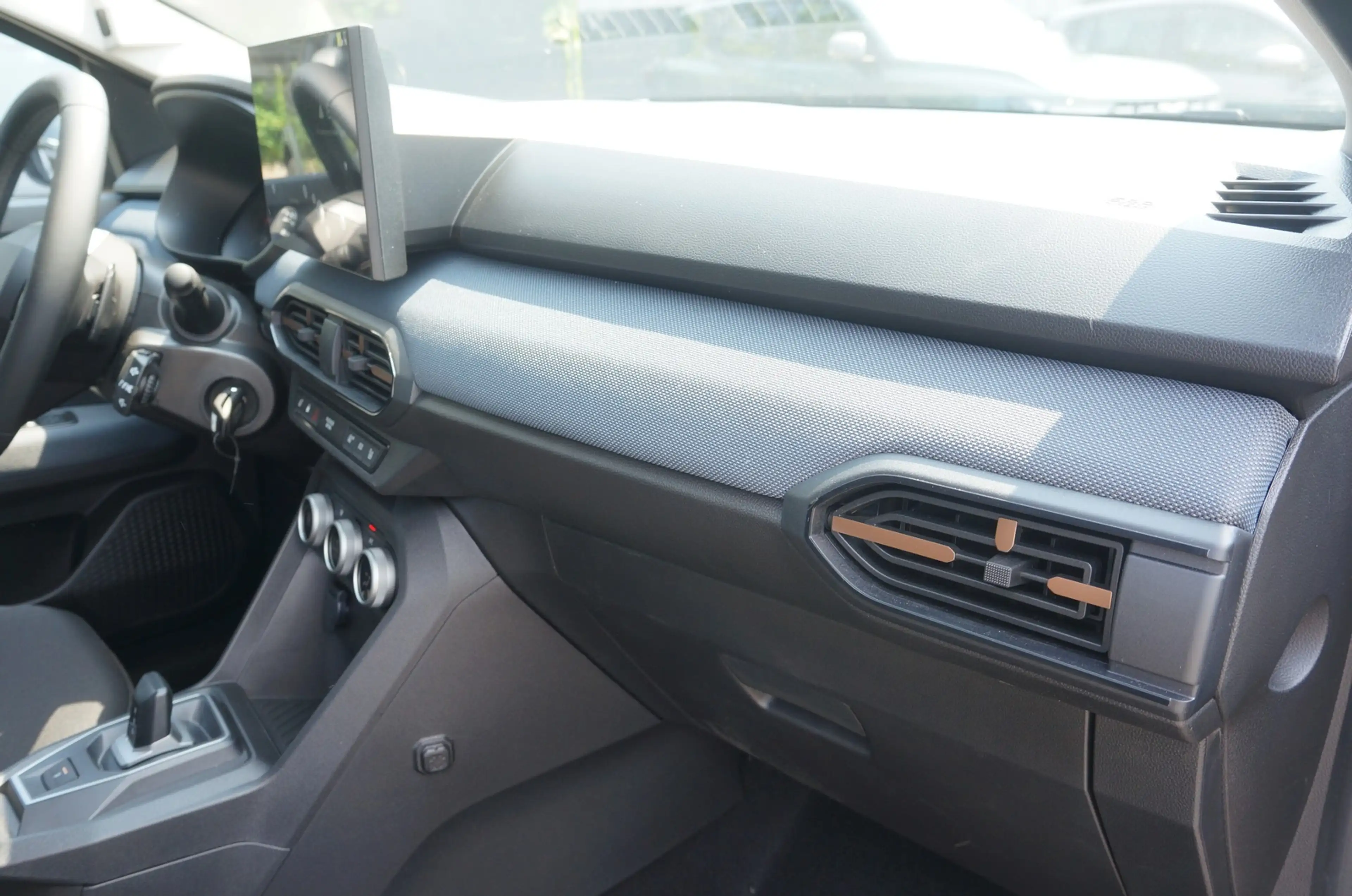 Dacia Sandero Stepway 3 AUTOMATIK G-120 Extreme Plus — photo 17