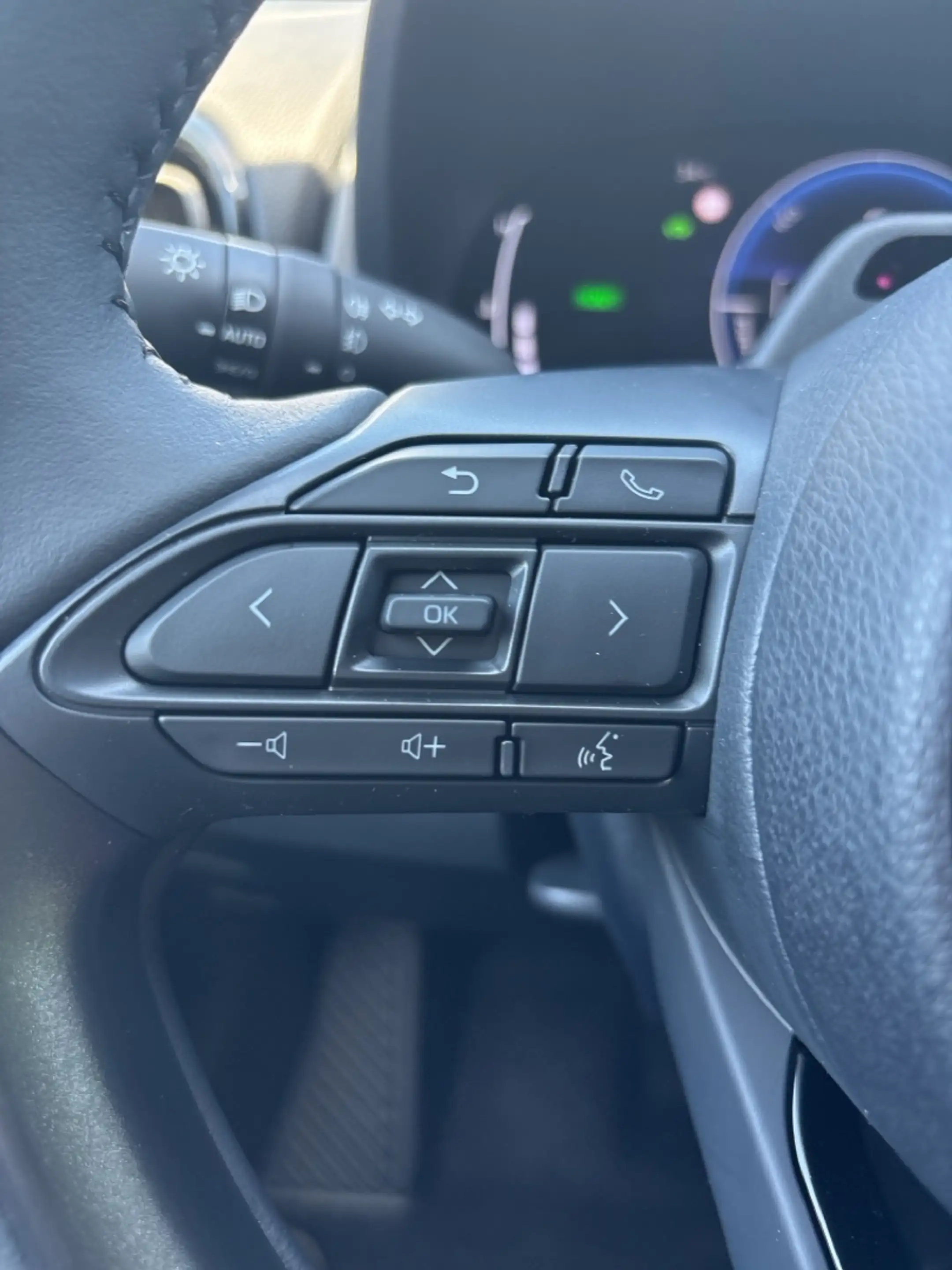 Mazda 2 Hybrid "Homura" Voll-LED, PDC vo+hi, Qi — photo 11