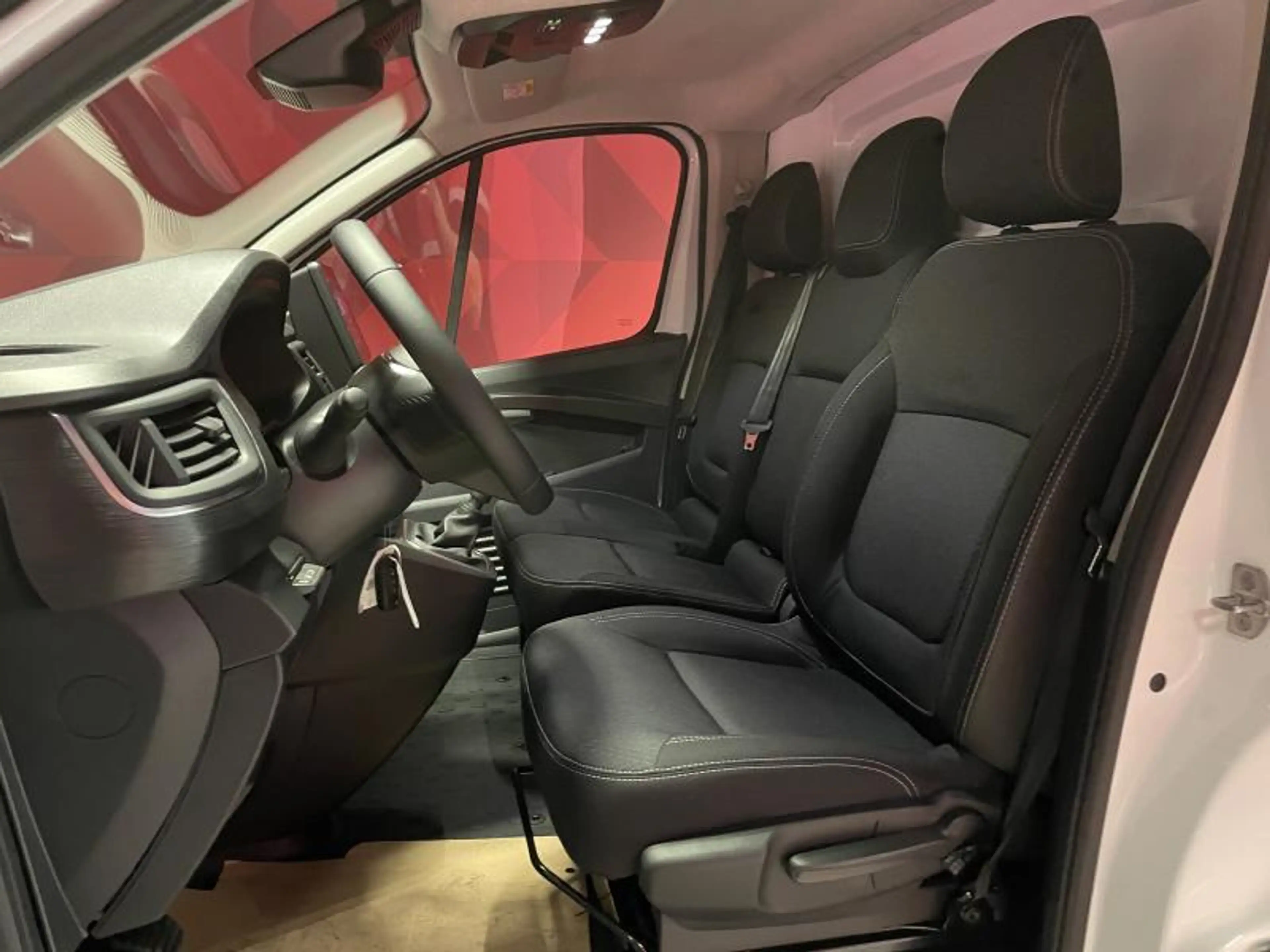 Nissan Primastar N-Connecta — photo 10