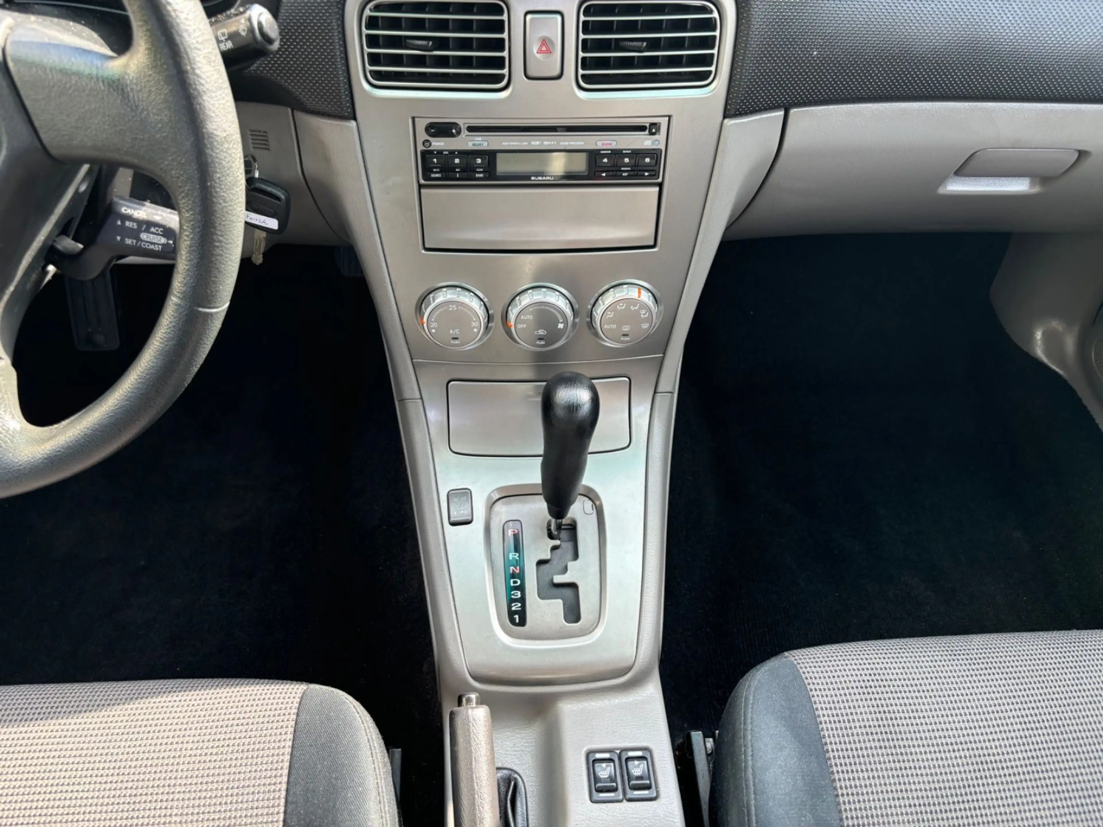 Subaru Forester 2.0X Active 4x4 Automatik Klima TÜV NEU — photo 15