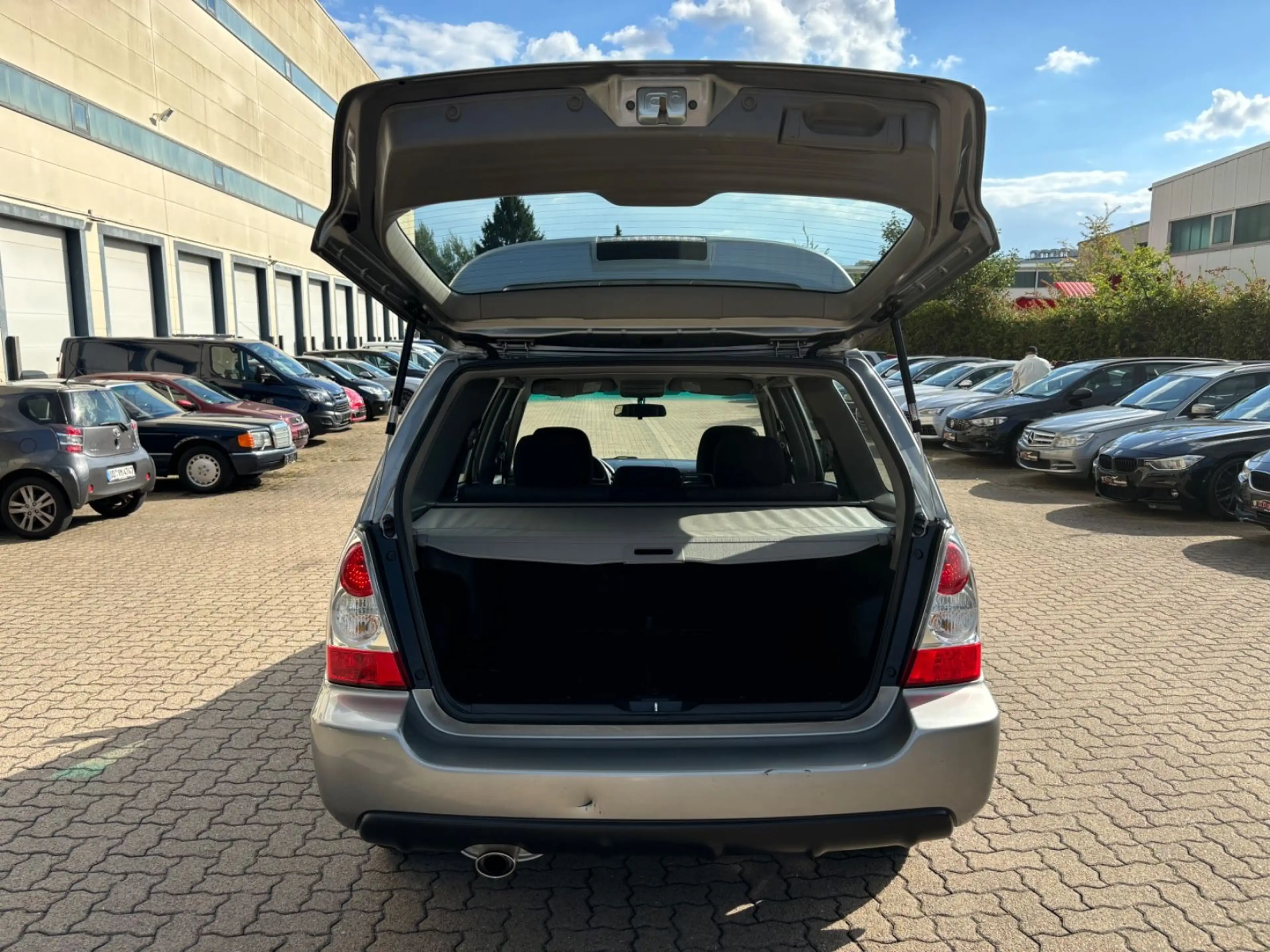 Subaru Forester 2.0X Active 4x4 Automatik Klima TÜV NEU — photo 9