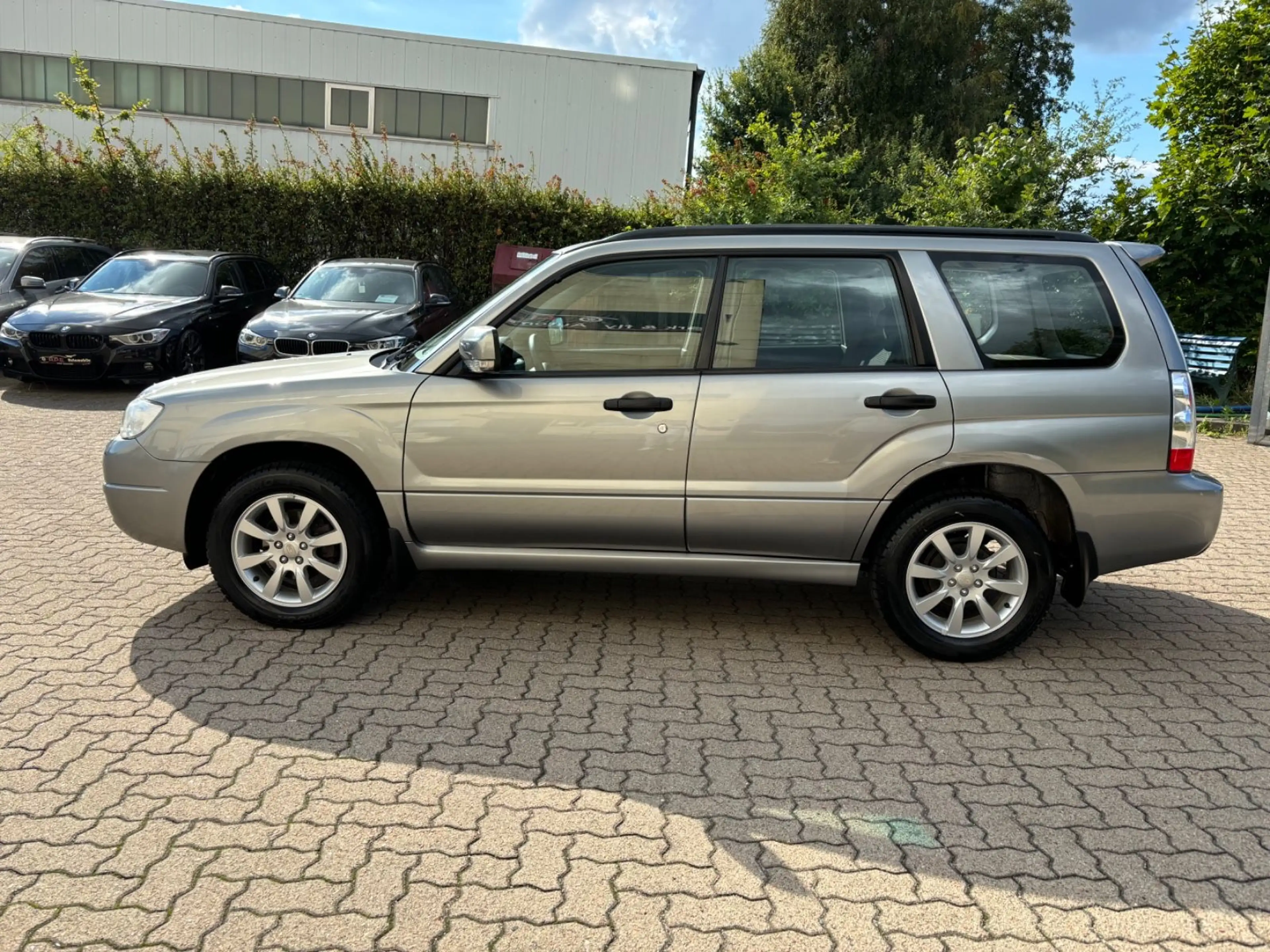 Subaru Forester 2.0X Active 4x4 Automatik Klima TÜV NEU — photo 8