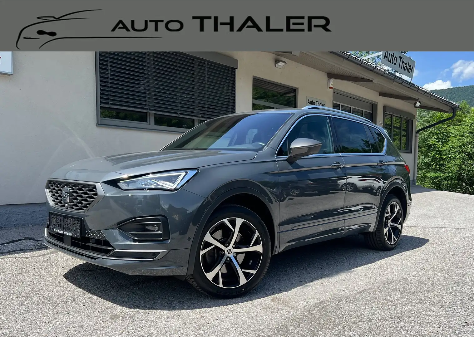 SEAT Tarraco 2,0 TDI FR DSG 4Drive 7 Sitzer Grau - 1
