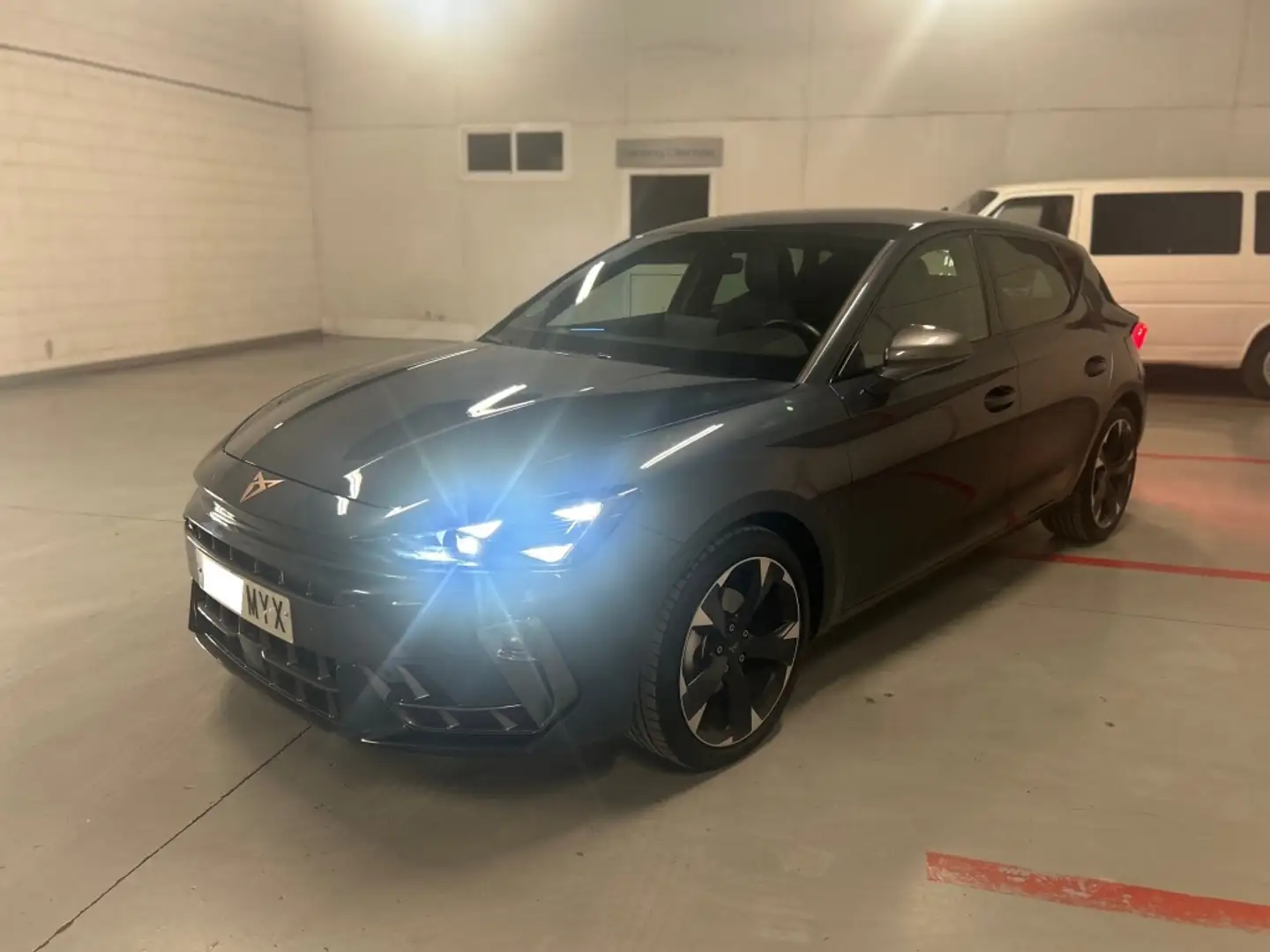 CUPRA Leon 1.5 TSI 110 Gris - 1