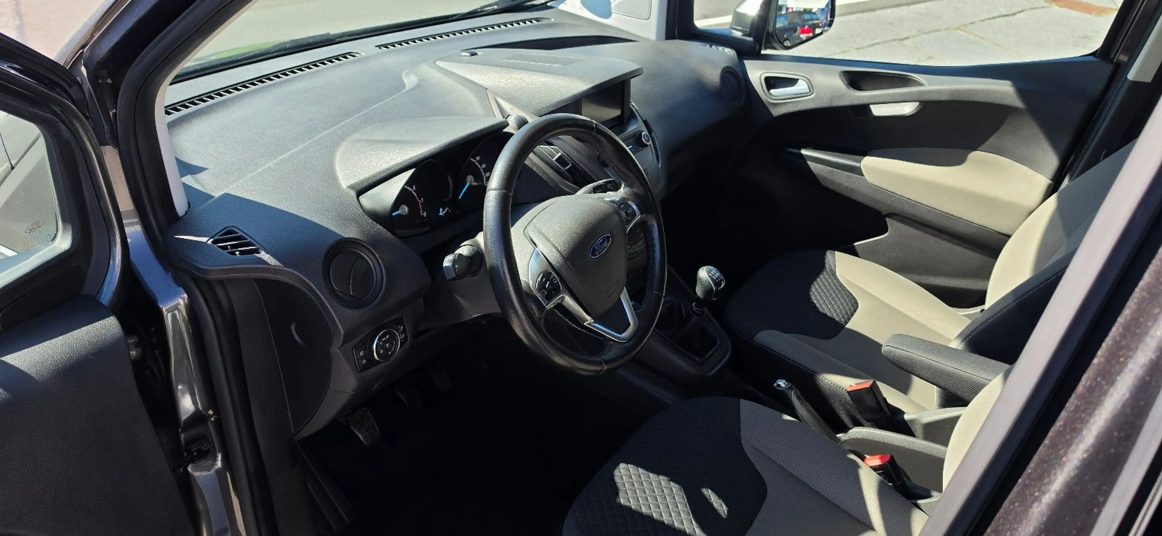 Ford Tourneo Courier Trend, Anhängerkupplung,1. Hand — photo 12