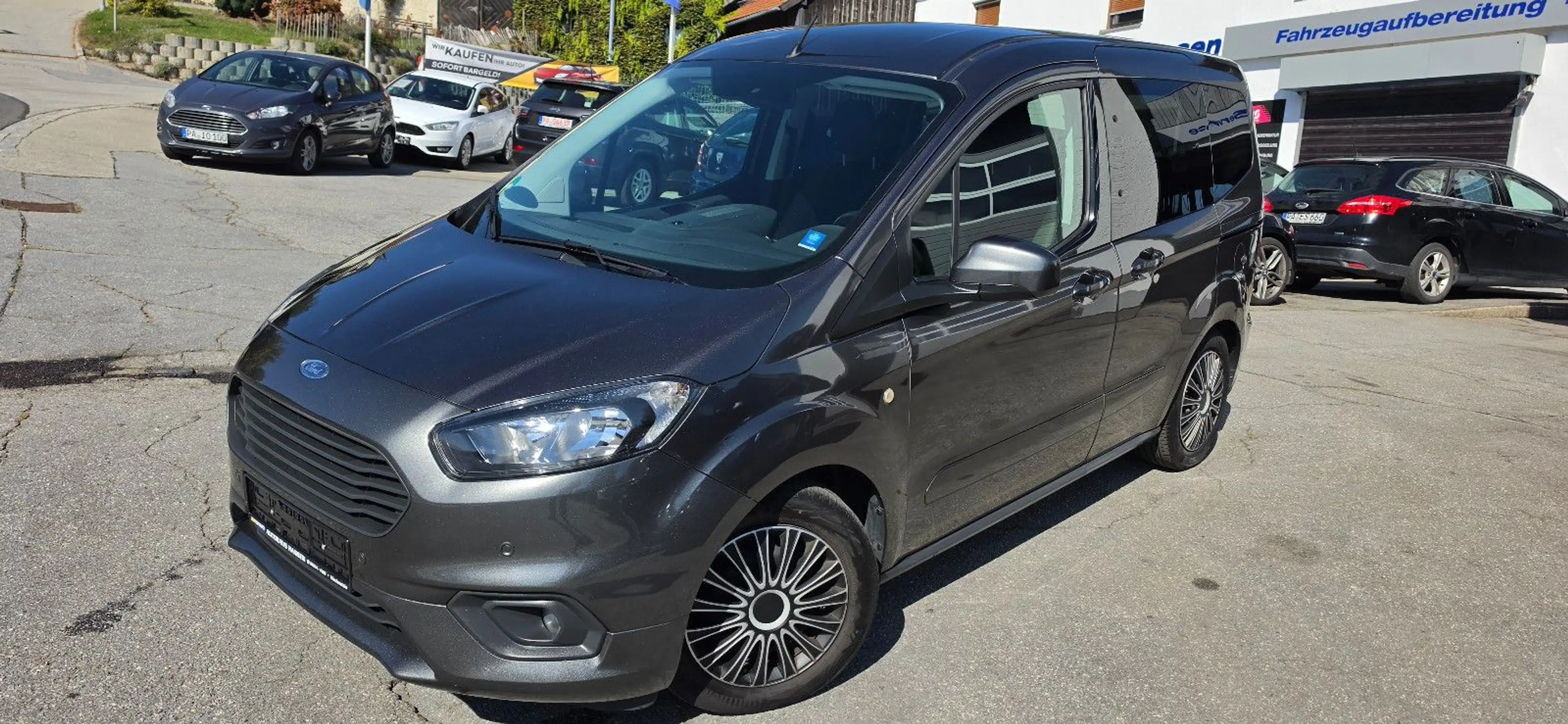 Ford Tourneo Courier Trend, Anhängerkupplung,1. Hand