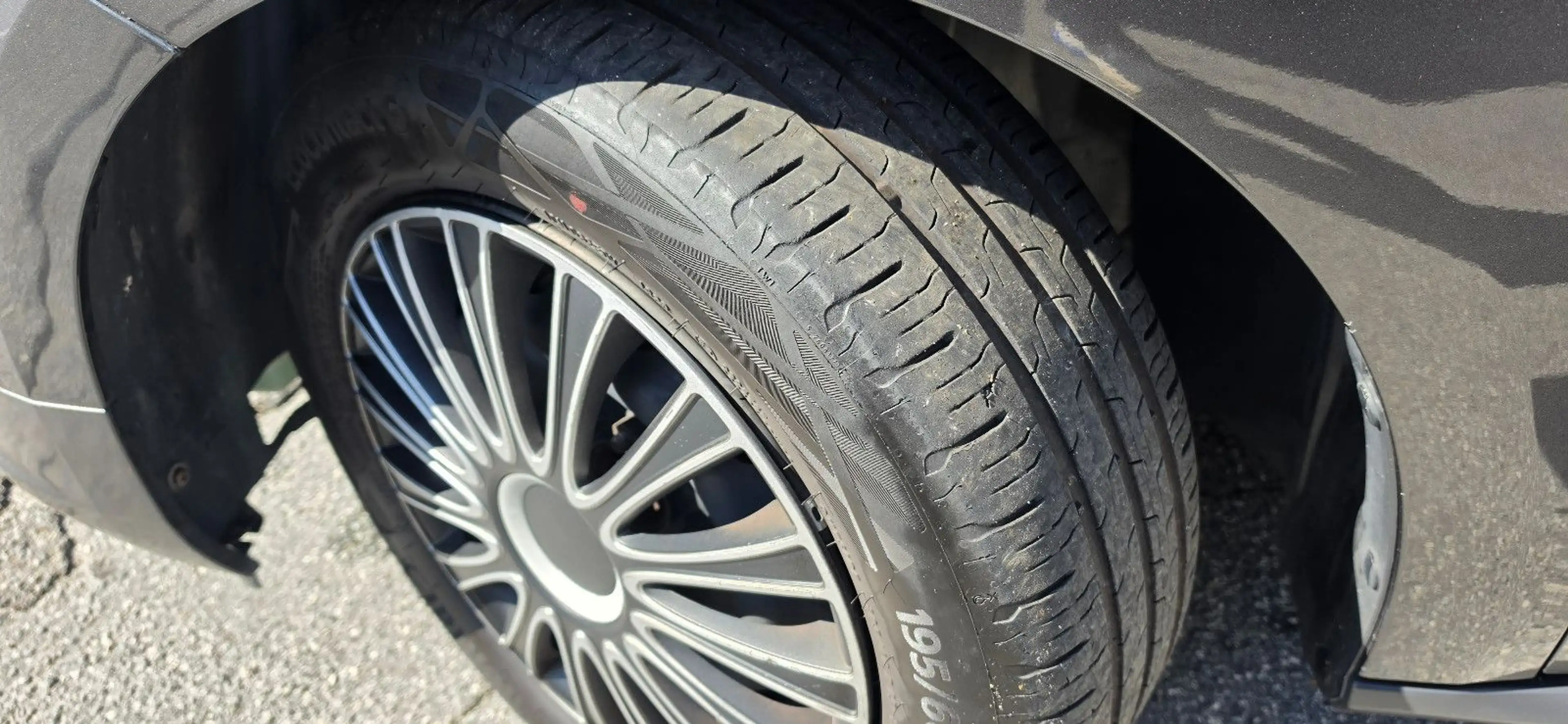 Ford Tourneo Courier Trend, Anhängerkupplung,1. Hand — photo 2