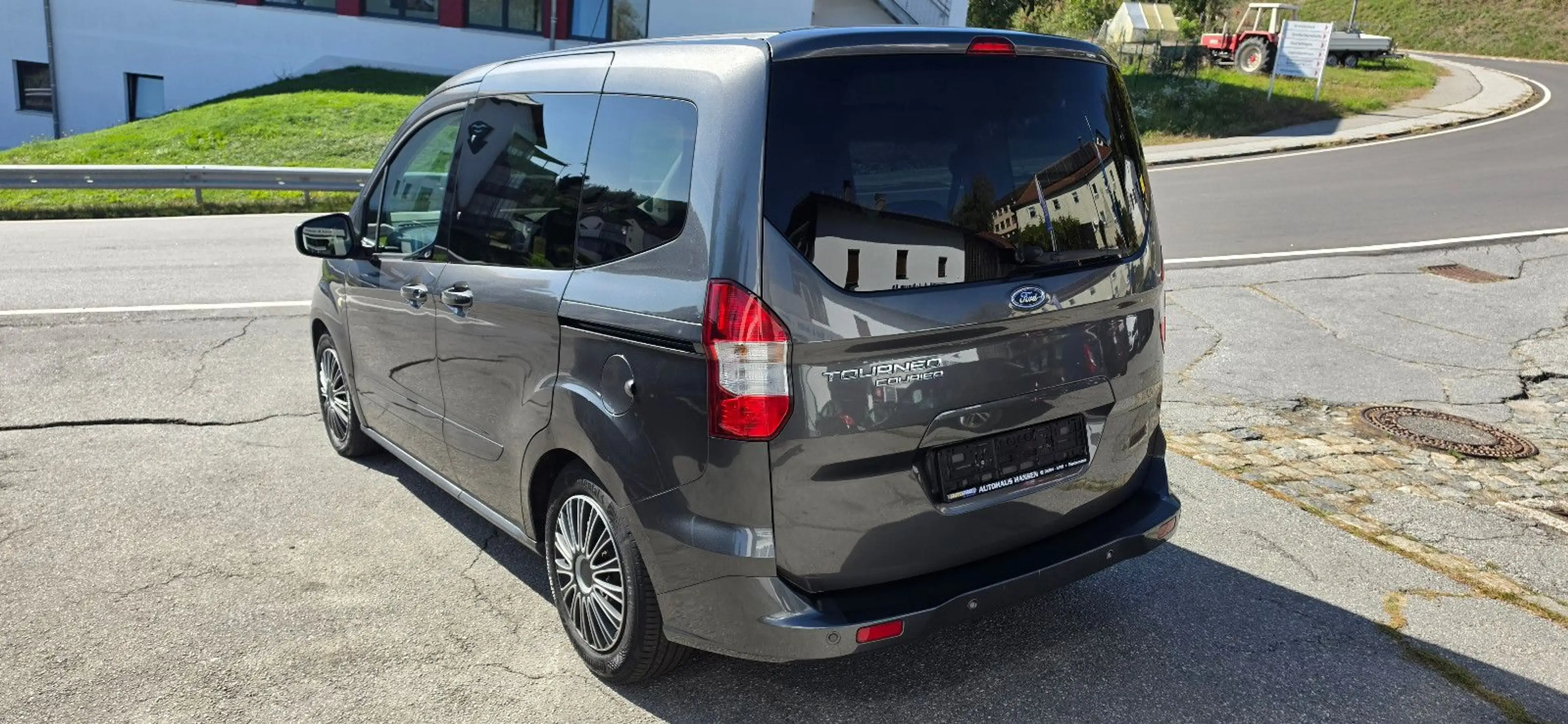 Ford Tourneo Courier Trend, Anhängerkupplung,1. Hand — photo 4