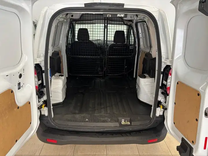 Ford Transit Courier 2022, foto 8