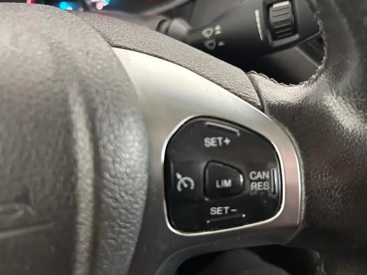 Ford Transit Courier 2022, foto 19