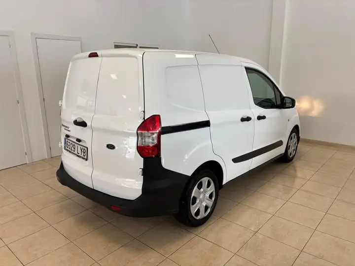 Ford Transit Courier 2022, foto 5