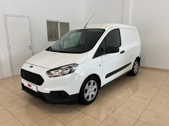 Ford Transit Courier 2022, foto 3
