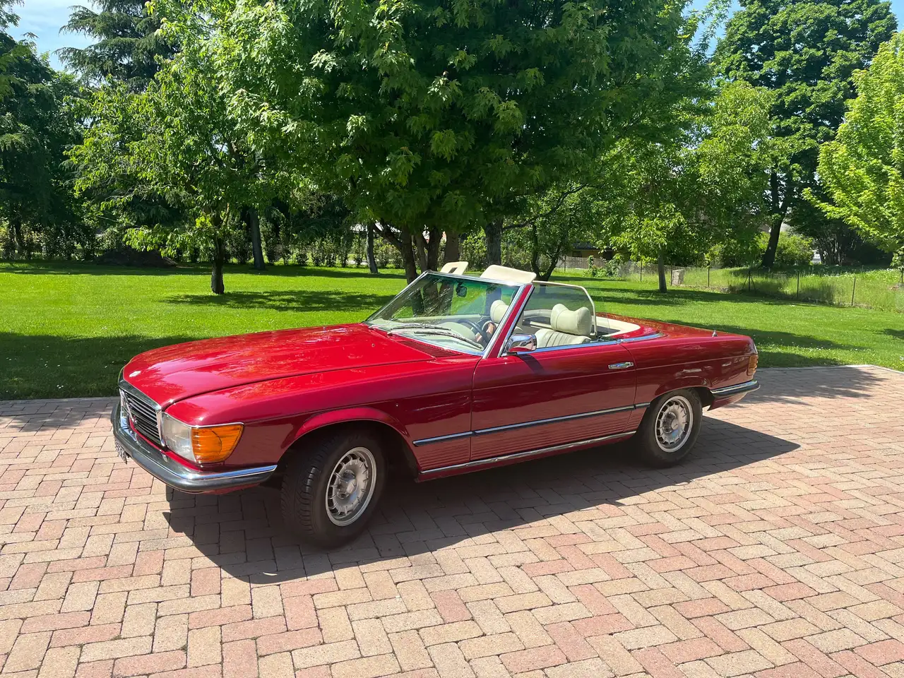 Mercedes-Benz SL 350 R107 cabrio, foto 2