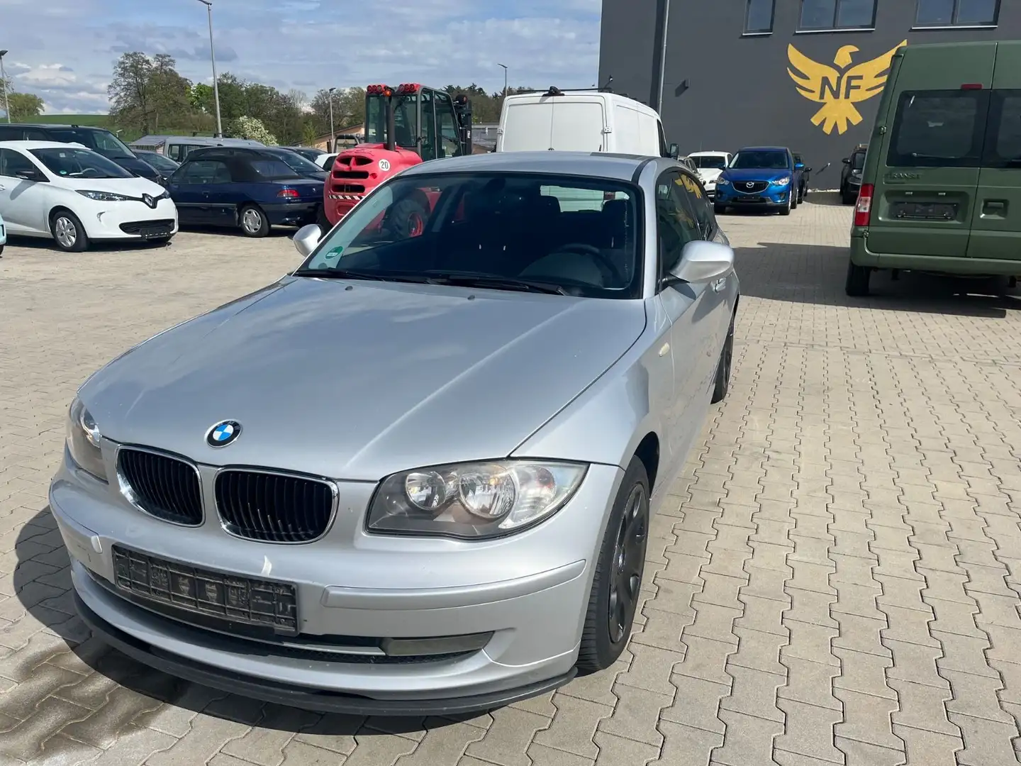 BMW 116 i 3trg,EURO5,SHZ,Klimaauto,MFL,SH-gepfl, Zilver - 1