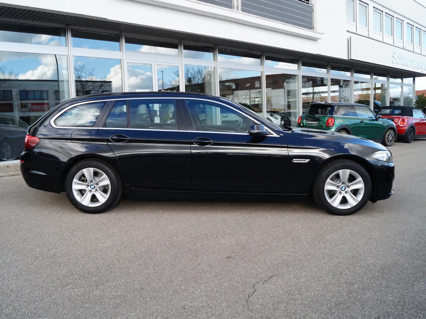 BMW 520 520d Aut. Touring * Navi * Xenon/Kurvenlicht * Schwarz - 2
