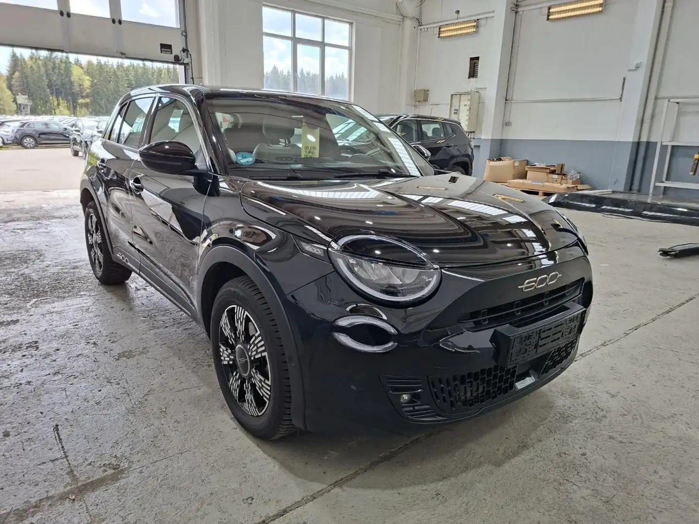 Fiat 600 Hybrid Basis Schwarz - 2