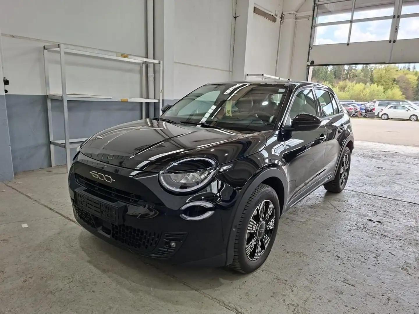 Fiat 600 Hybrid Basis Schwarz - 1