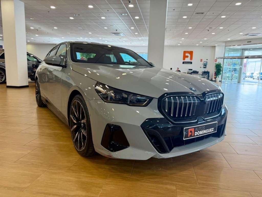2021 BMW 520