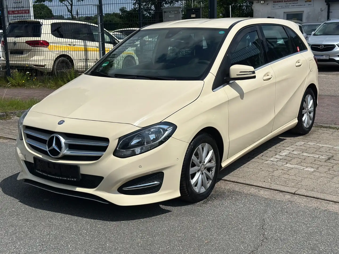 Mercedes-Benz B 180 d Style Automatik*Navi*PDC*Euro 6*Klima* Beige - 1