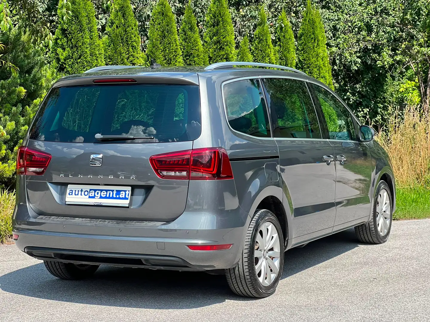 SEAT Alhambra Alhambra Executive 2,0 TDI AHK SHZ WinterPaket Grau - 2
