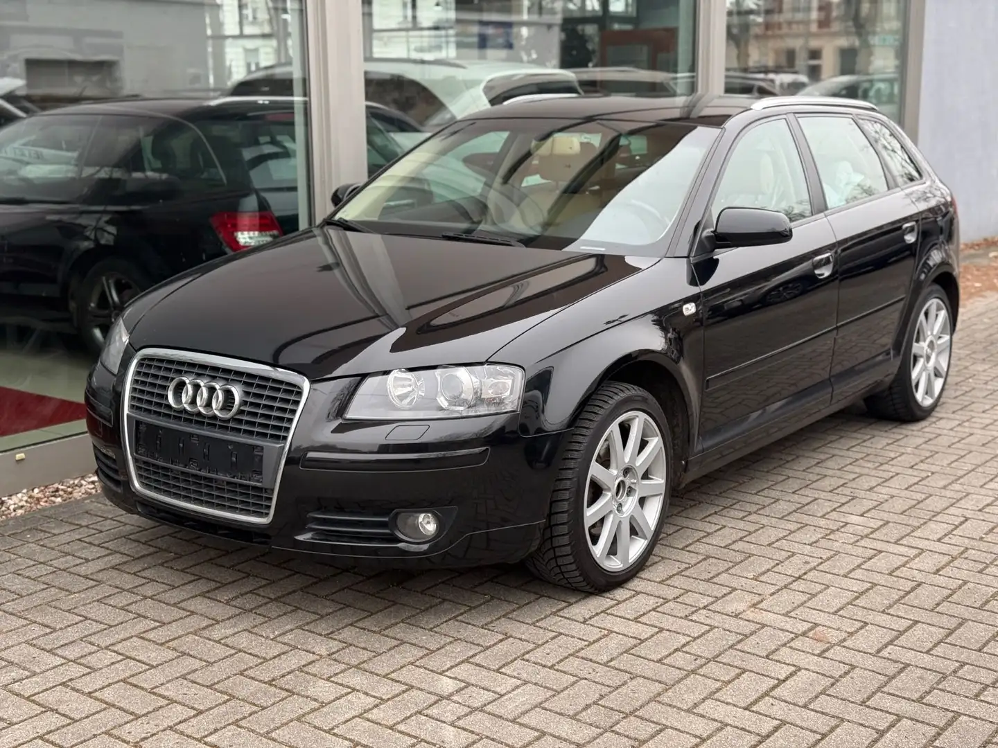 Audi A3 Sportback 2.0 FSI Ambition Automatik Leder Schwarz - 1
