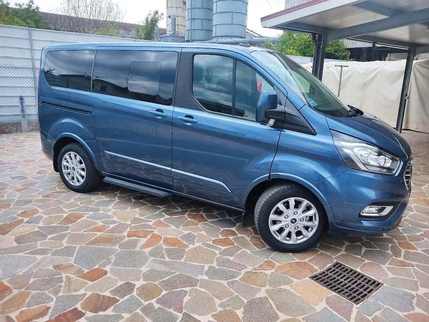 Ford Tourneo custom Modrá - 2